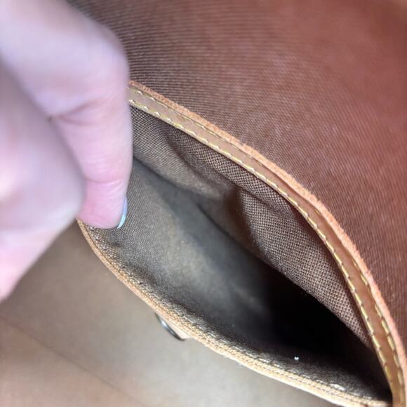 Louis Vuitton Monogram Ellipse MM with lock and Key with COA✨ - Picture 10 of 12